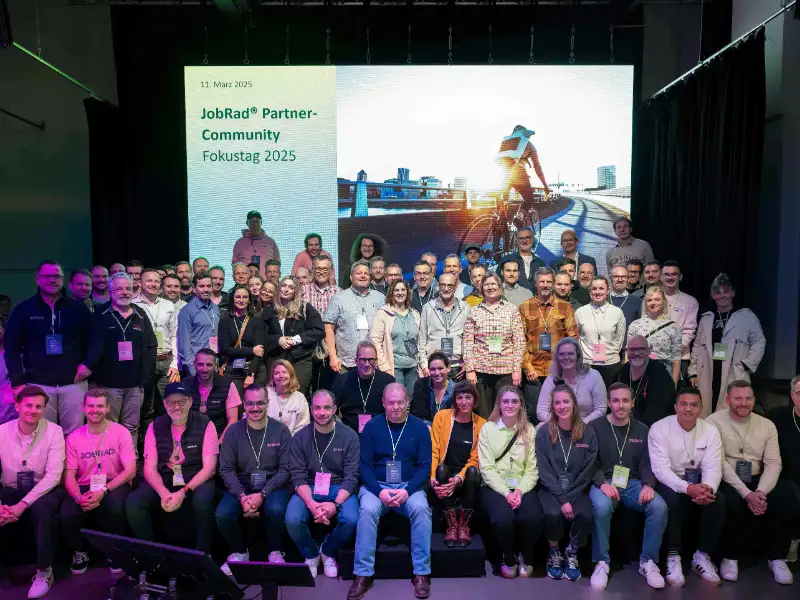 Gruppenfoto der Teilnehmenden am JobRad Partner Community Event 2025 Gruppenfoto der Teilnehmenden am JobRad Partner Community Event 2025
